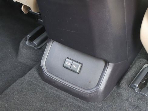 Used 2023 Toyota Highlander XLE FWD image 21