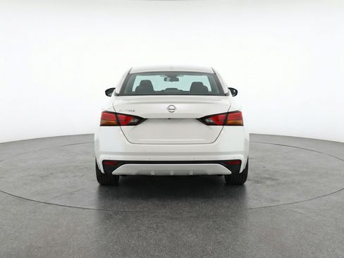 Used 2025 Nissan Altima 2.5 SV FWD image 7