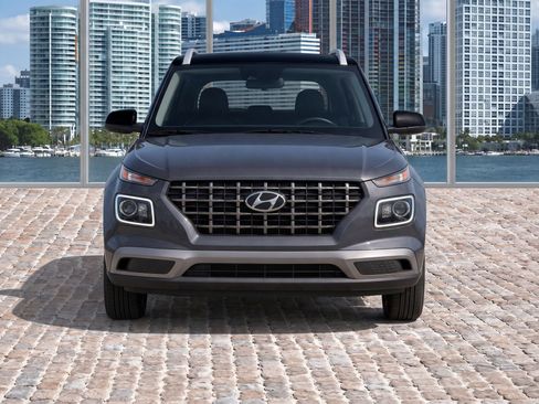Used 2024 Hyundai Venue Limited FWD image 6