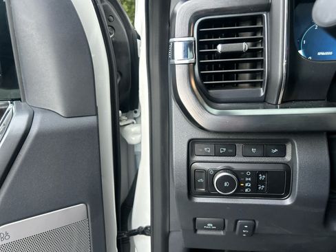 Used 2023 Ford F350 Lariat w/ Lariat Ultimate Package AWD/4WD image 14