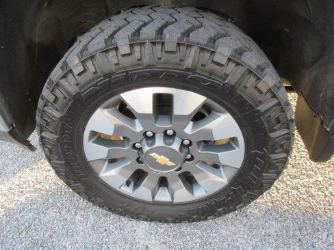 Used 2024 Chevrolet Silverado 2500 LT image 12