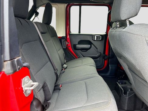 Used 2024 Jeep Wrangler Unlimited Sport AWD/4WD image 21