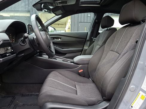 Used 2023 Honda Accord Sport image 13