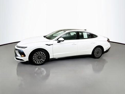 Used 2024 Hyundai Sonata Limited image 4