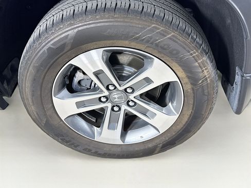 Certified 2025 Honda Pilot EX-L image 38