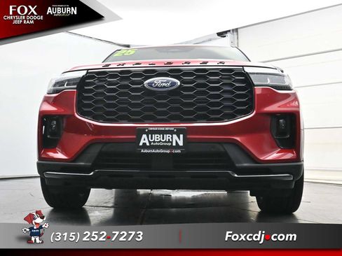 Used 2025 Ford Explorer ST-Line w/ ST-Line Street Pack AWD/4WD image 20