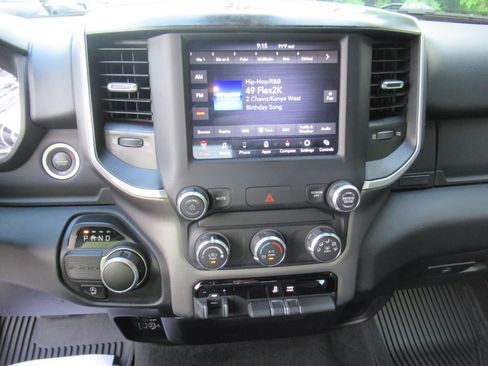 Used 2021 RAM 1500 Big Horn RWD image 28