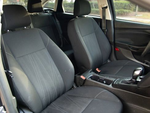 Used 2017 Ford Focus S image 18