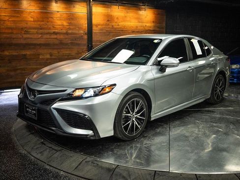Used 2024 Toyota Camry SE FWD image 2