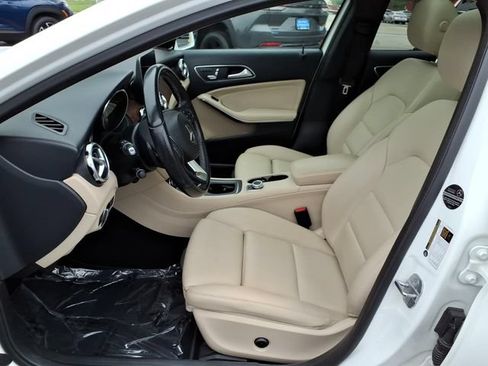 Used 2019 Mercedes-Benz GLA 250 4MATIC image 4