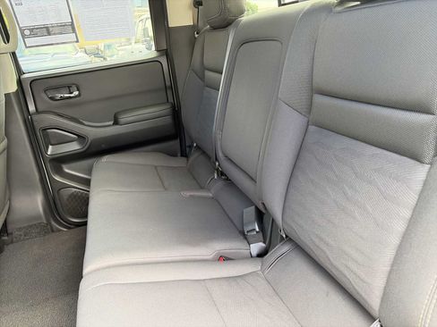 Used 2024 Nissan Frontier SV w/ SV Convenience Package RWD image 23