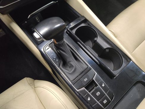 Used 2019 Kia Cadenza Technology image 26