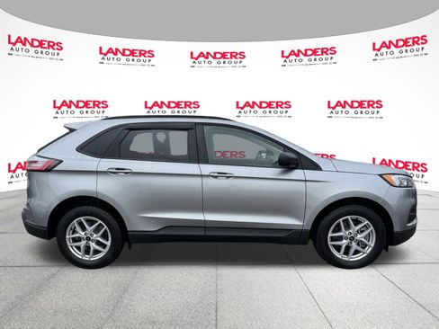 Used 2024 Ford Edge SE image 2