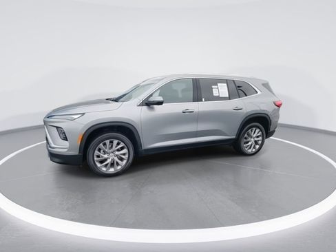 Used 2025 Buick Enclave Preferred image 4