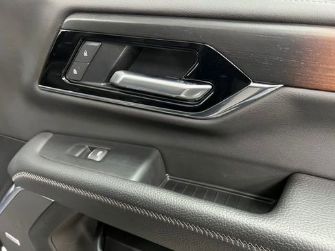 Used 2025 GMC Yukon XL Denali image 61