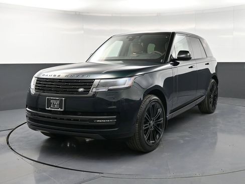 Used 2025 Land Rover Range Rover SE image 1