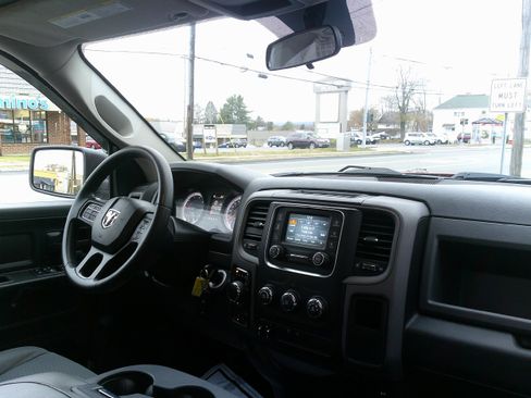 Used 2018 RAM 1500 Express w/ Express Value Package image 22