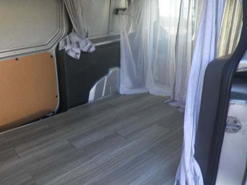 Used 2020 Ford Transit Connect XLT image 18