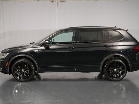 Used 2021 Volkswagen Tiguan SE R-Line image 2