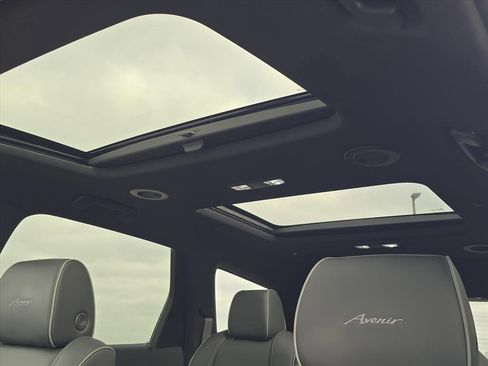 Used 2023 Buick Enclave Avenir w/ Avenir Technology Package image 17