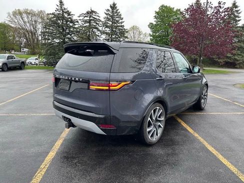 Used 2024 Land Rover Discovery Metropolitan Edition AWD/4WD image 3