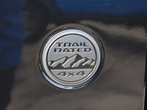 Used 2021 Jeep Wrangler Unlimited Sahara AWD/4WD image 11