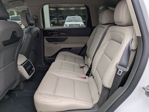 Used 2024 Lincoln Nautilus Reserve image 14