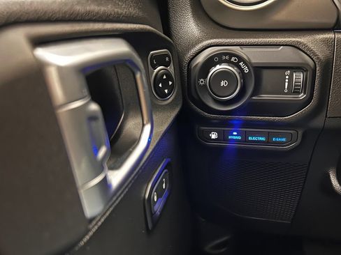 Used 2023 Jeep Wrangler Unlimited w/ Cold Weather Group AWD/4WD image 19