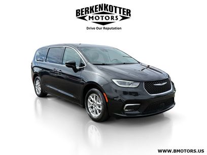 Used 2024 Chrysler Pacifica Touring-L
