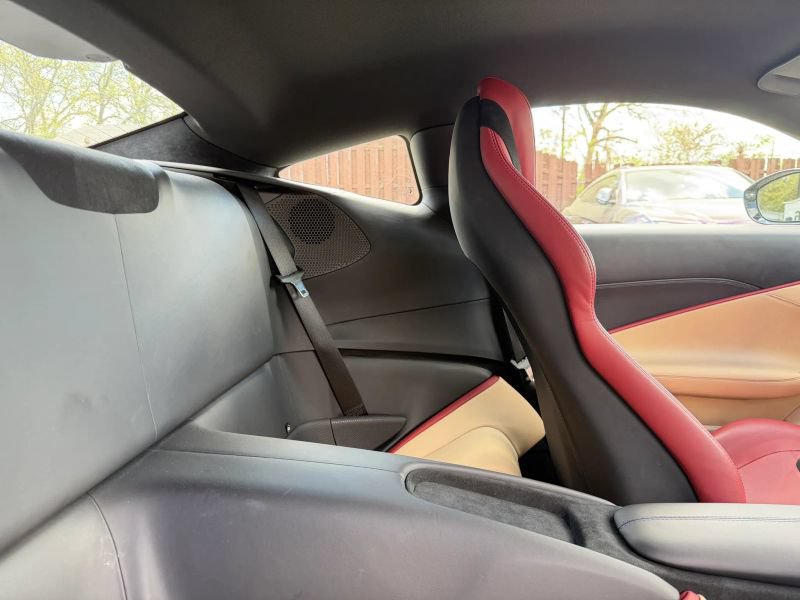 Used 2024 Ferrari Roma RWD image 28
