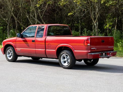 Used 2001 Chevrolet S10 Pickup LS w/ Preferred Equipment Group RWD image 18