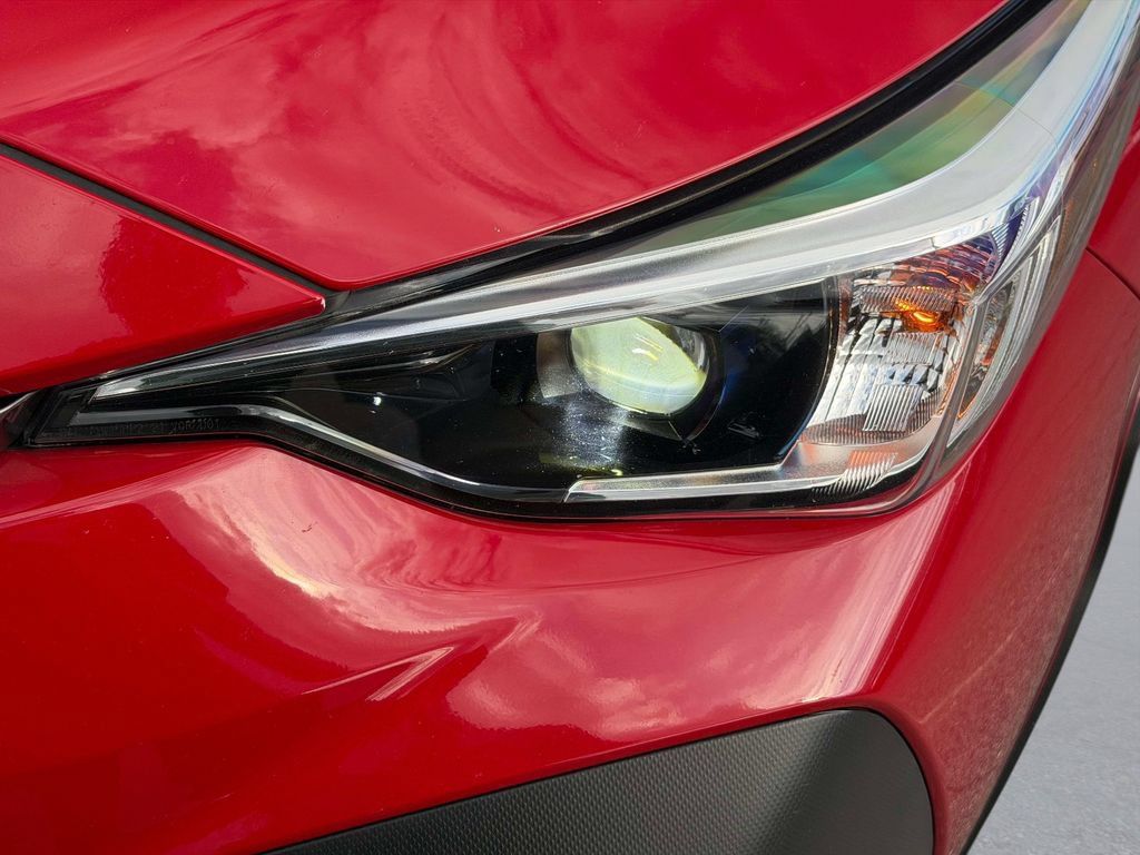 Used 2025 Subaru Crosstrek 2.5i Premium AWD/4WD image 10