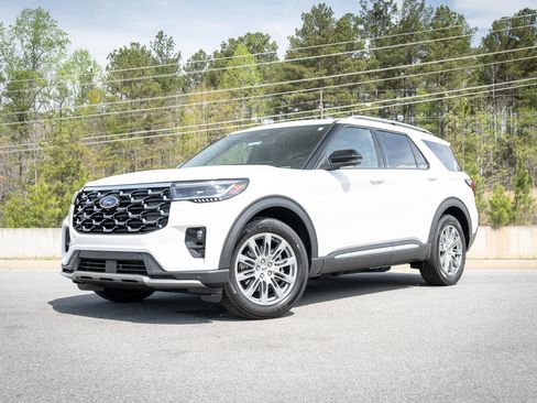 New 2026 Ford Explorer Platinum RWD image 3