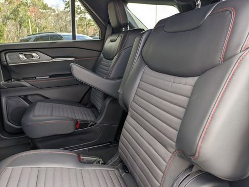 New 2026 Ford Explorer ST-Line w/ ST-Line Street Pack image 15