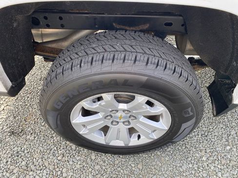 Used 2021 Chevrolet Colorado LT w/ Safety Package RWD image 24
