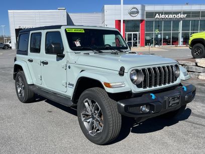 Used 2024 Jeep Wrangler Unlimited w/ Convenience Group
