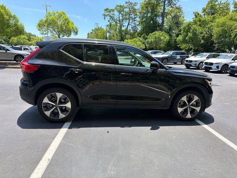 Used 2025 Volvo XC40 B5 Core AWD/4WD image 15