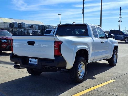 Used 2025 Toyota Tacoma SR image 2