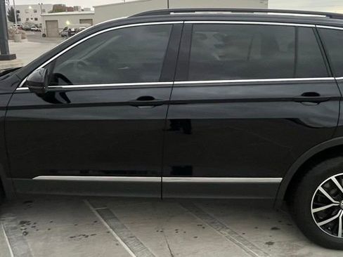 Used 2021 Volkswagen Tiguan SE image 5