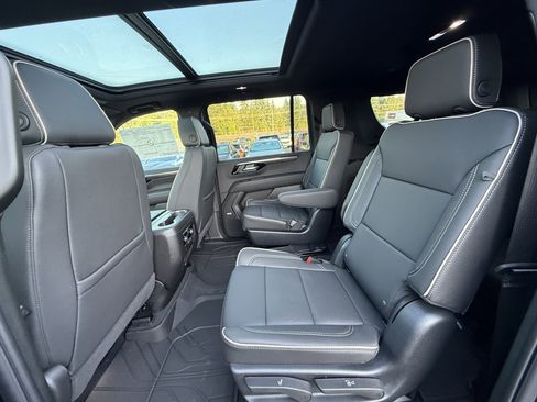 New 2025 Chevrolet Suburban Premier w/ Sun And Tow Package image 14