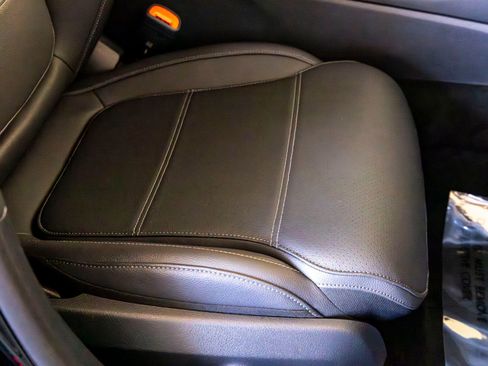 Used 2025 Mercedes-Benz C 300 Sedan image 21