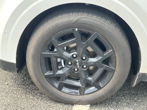 Used 2025 Kia Carnival SX Prestige FWD image 34