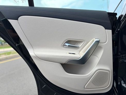 Used 2020 Mercedes-Benz CLA 250 image 16