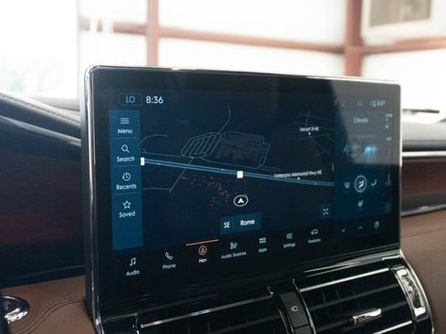Used 2022 Lincoln Navigator Reserve AWD/4WD image 13
