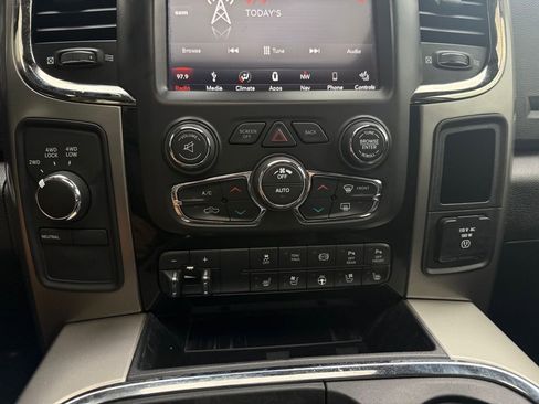 Used 2018 RAM 2500 Laramie w/ Sport Appearance Group AWD/4WD image 26