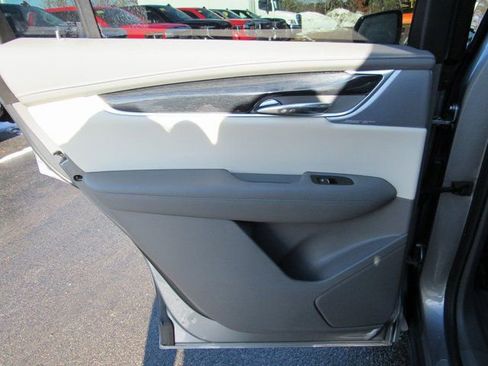 Certified 2024 Cadillac XT6 Premium Luxury w/ LPO, Floor Liner Package image 24