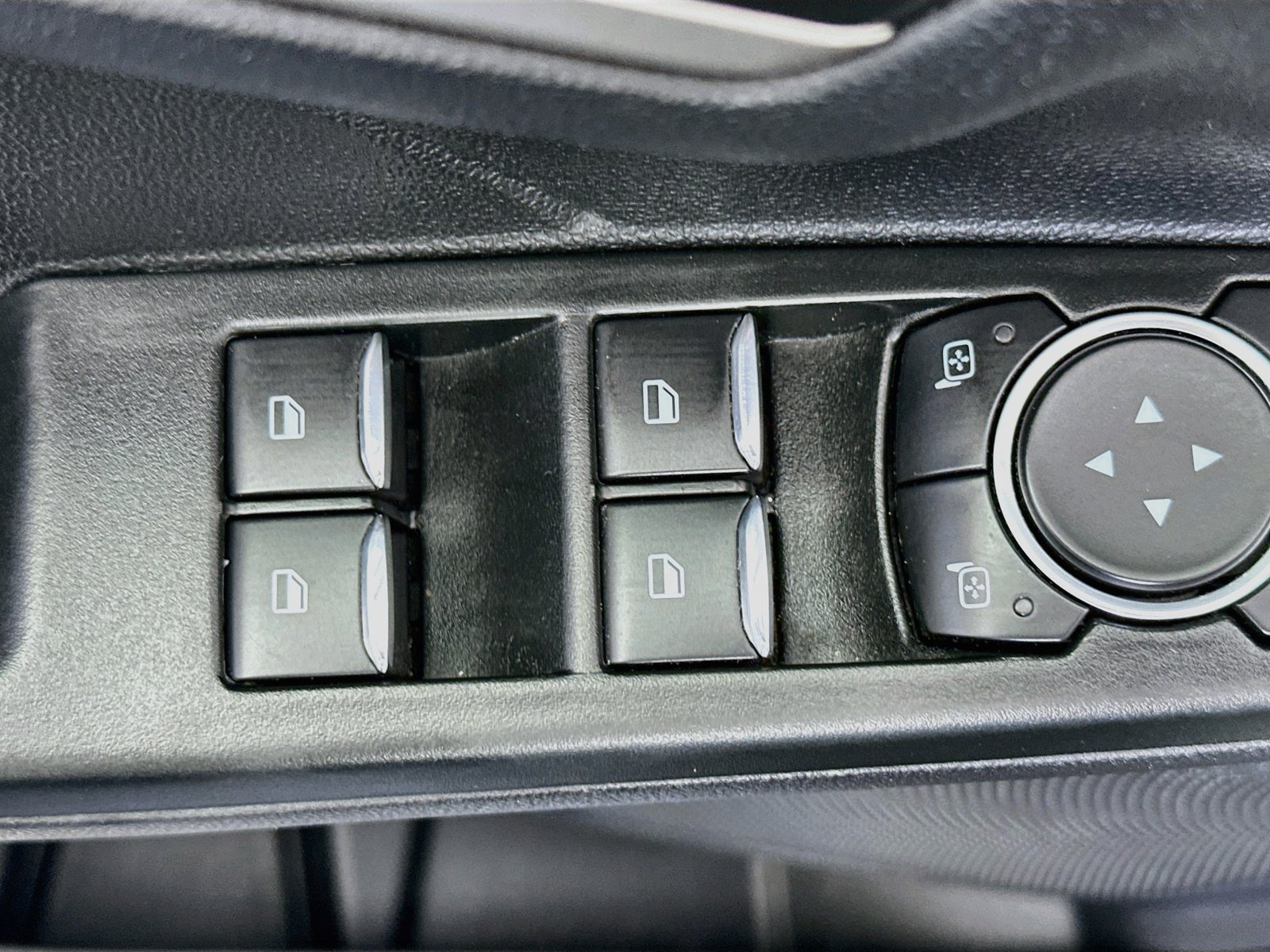 Used 2022 Ford Escape SEL FWD image 18