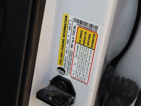 Used 2019 Ford Explorer XLT w/ Equipment Group 202A FWD image 24
