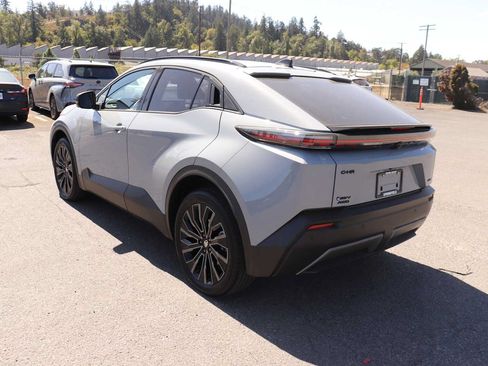 Used 2026 Toyota C-HR AWD/4WD image 7