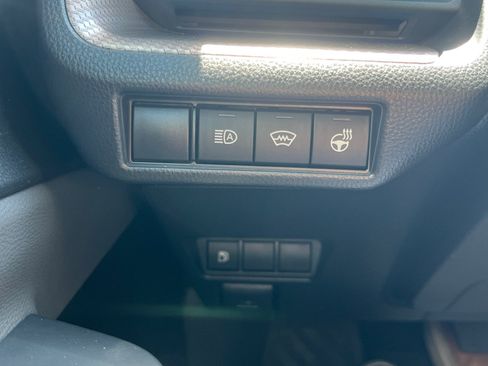 Used 2024 Toyota Prius XLE FWD image 28